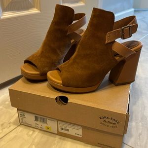 Kork-Ease Hopi Sandal Brown/Tan Suede Block Heel
